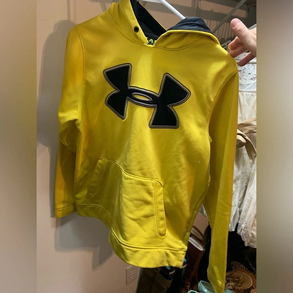 Under Armour yellow & black hoodie